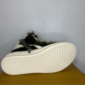 Womens White & Black Fur-Accent Casual Sneaker